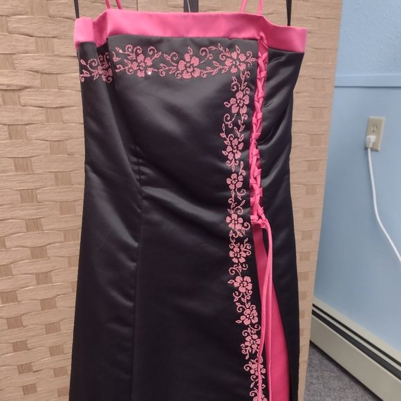 Debut, Black and Pink formal dress - Picture 1 of 4